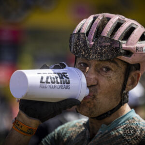 226ERS Shaker z sitkiem i kulką mieszającą 800 ml - obrazek 2