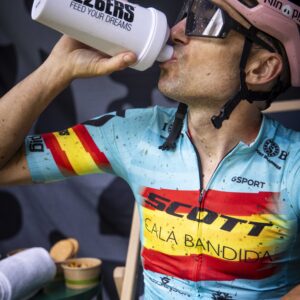 226ERS Shaker z sitkiem i kulką mieszającą 800 ml - obrazek 3