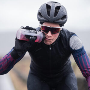 SiS GO Electrolyte napój izotoniczny z elektrolitami (Czarna Porzeczka) – 500 g - obrazek 2